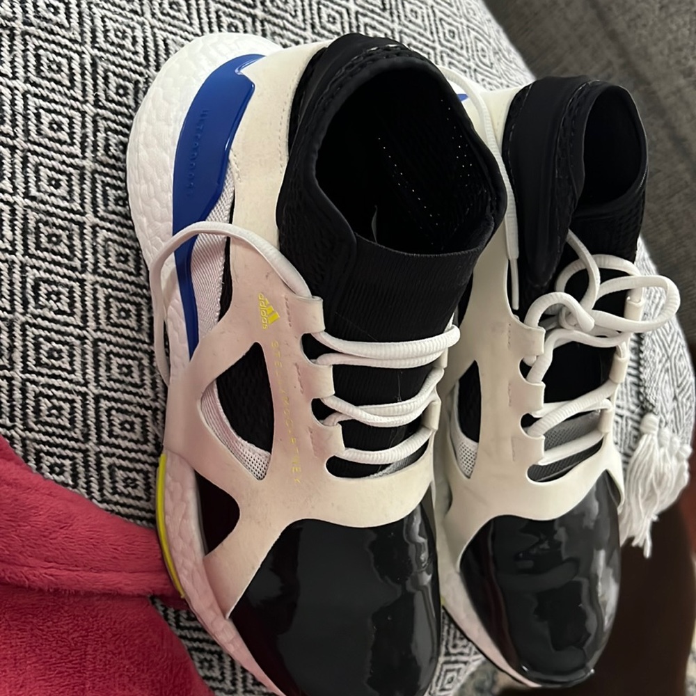 Women’s size 8 Stella McCartney shoes (Adidas)